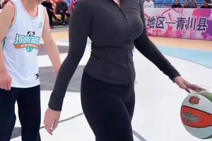 微胖女生打篮球，野球场肘姐来为你诠释别样魅力😍